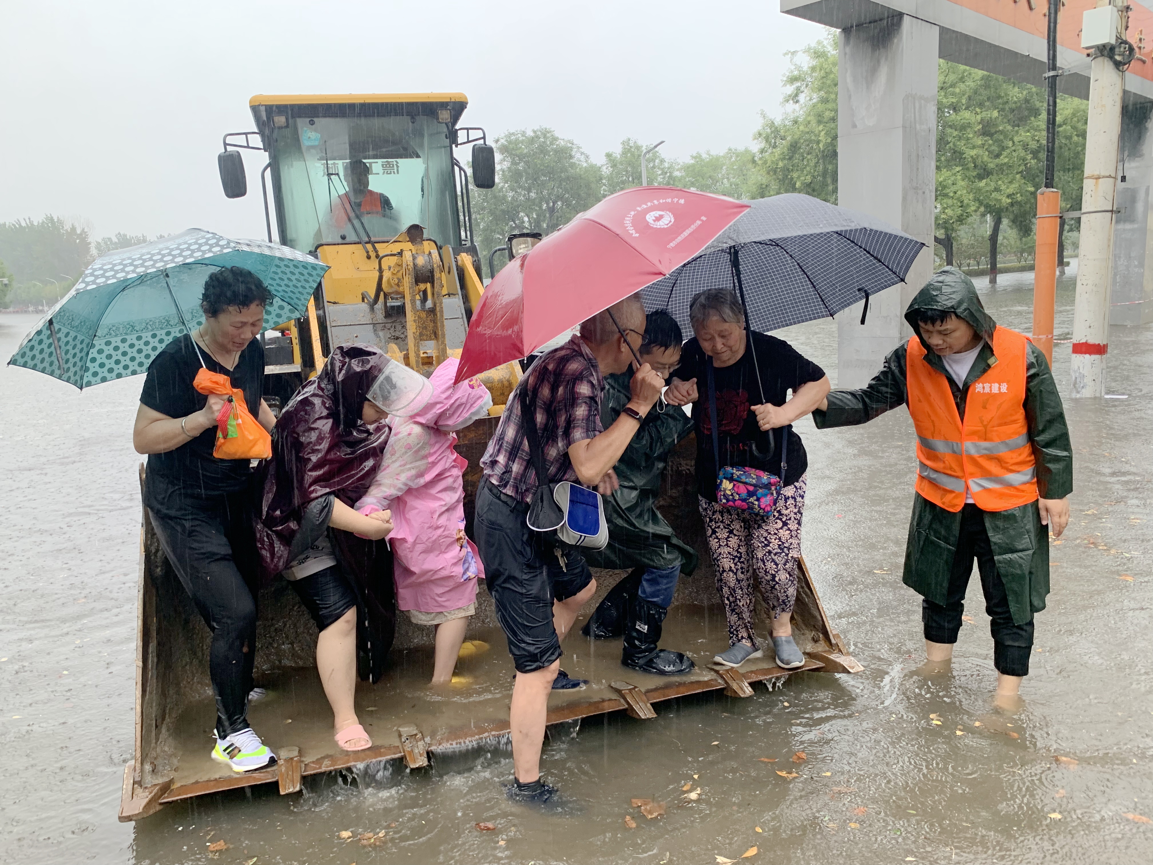 【聞汛而動】抗洪搶險|河南鴻宸在行動！
